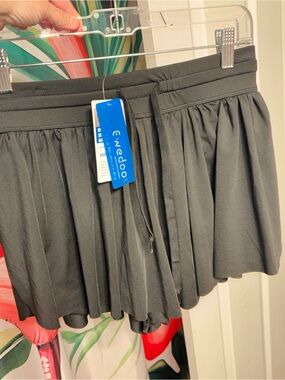 Ewedoos tennis athletic skorts size Medium